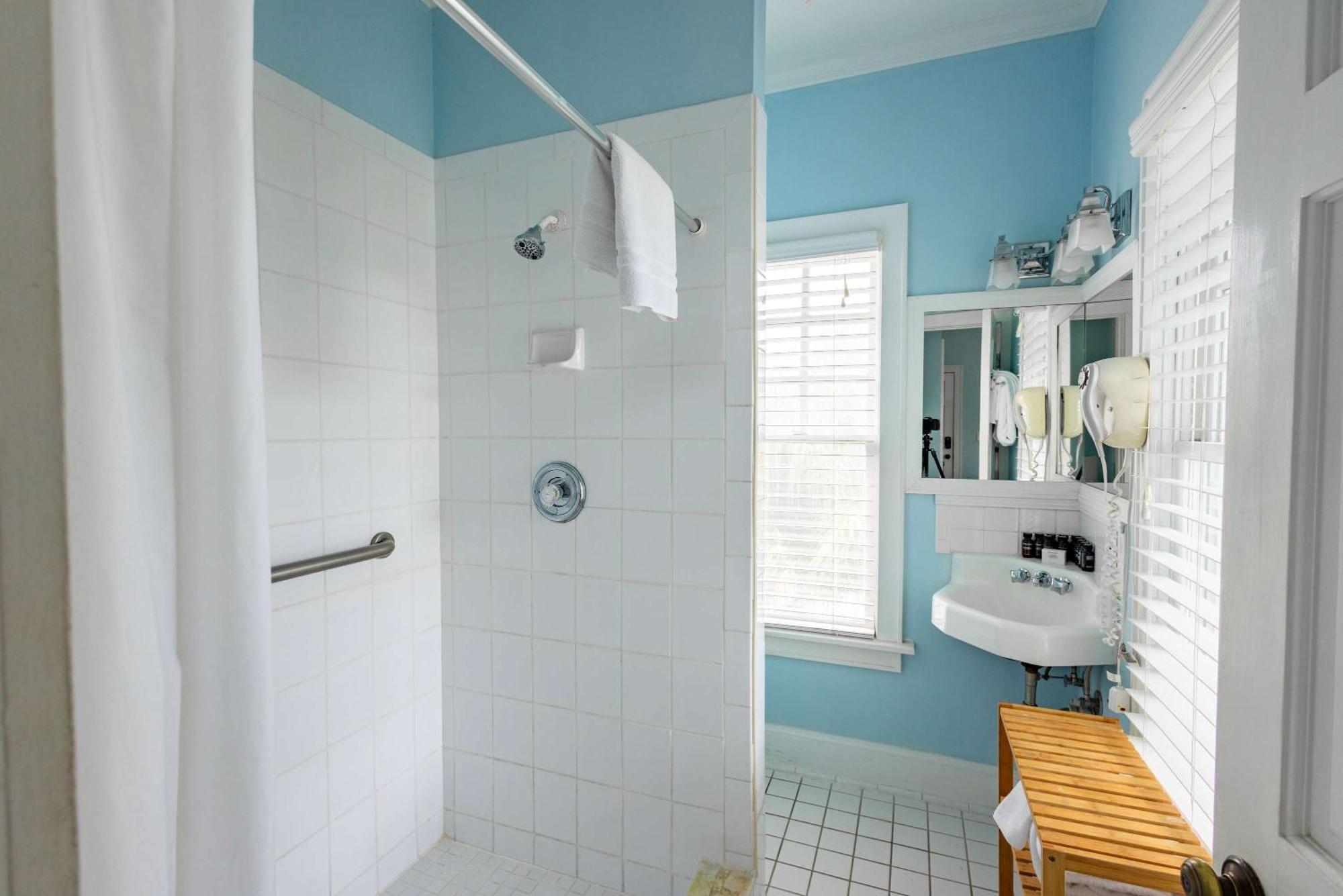 Deluxe King With Balcony - At James House With Parking! Key West Luaran gambar