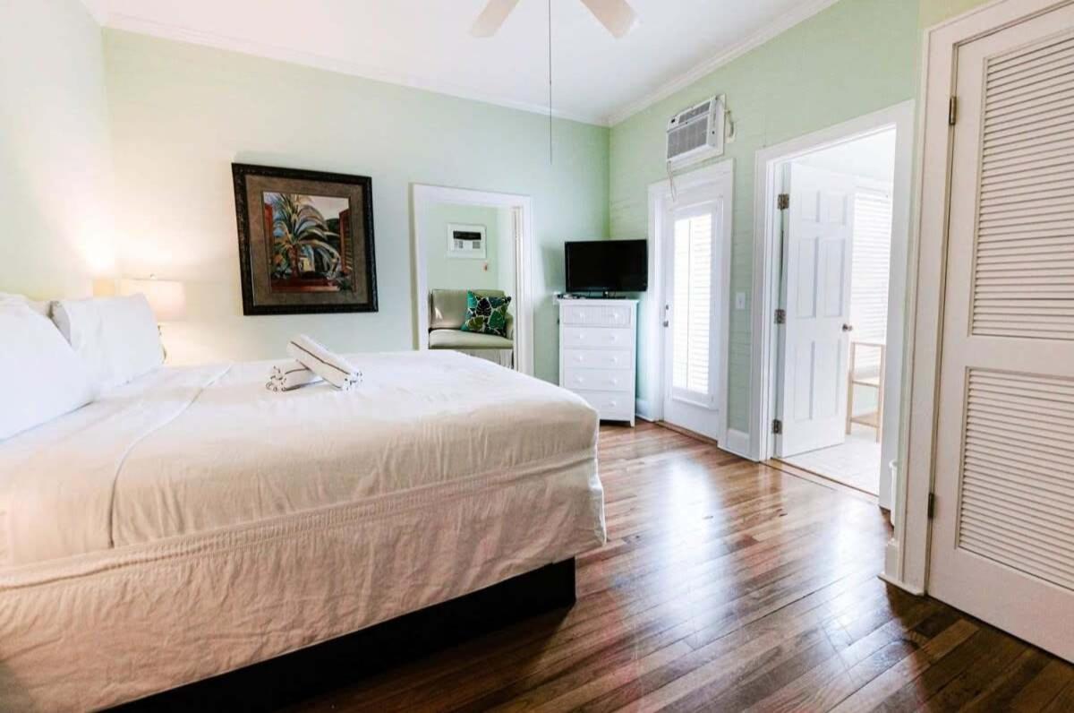 Deluxe King With Balcony - At James House With Parking! Key West Luaran gambar