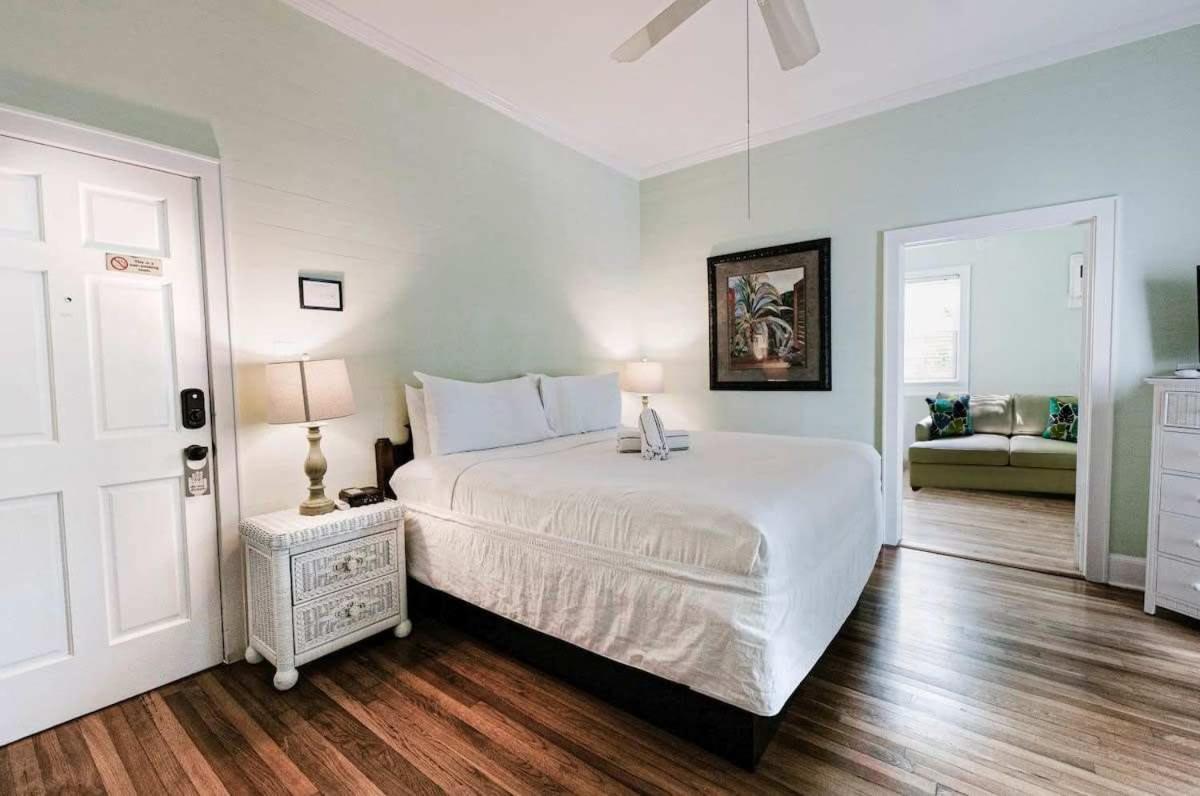 Deluxe King With Balcony - At James House With Parking! Key West Luaran gambar