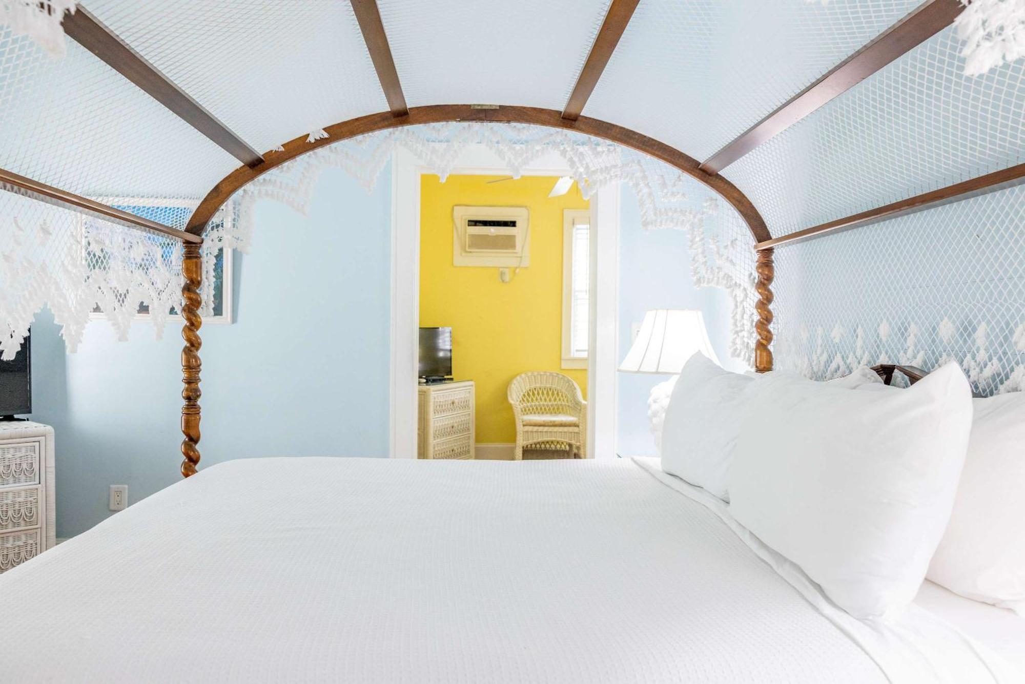 Deluxe King With Balcony - At James House With Parking! Key West Luaran gambar