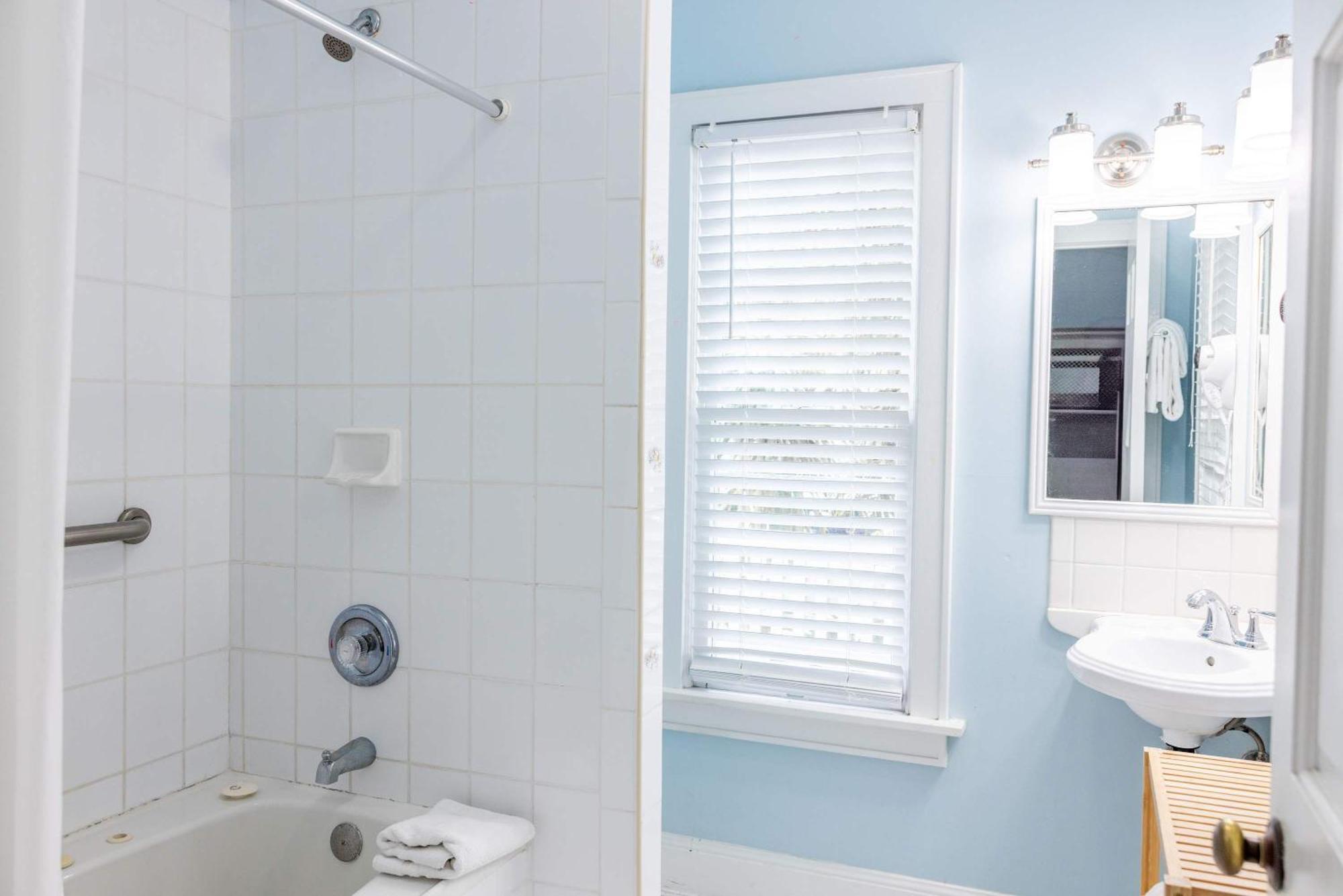 Deluxe King With Balcony - At James House With Parking! Key West Luaran gambar
